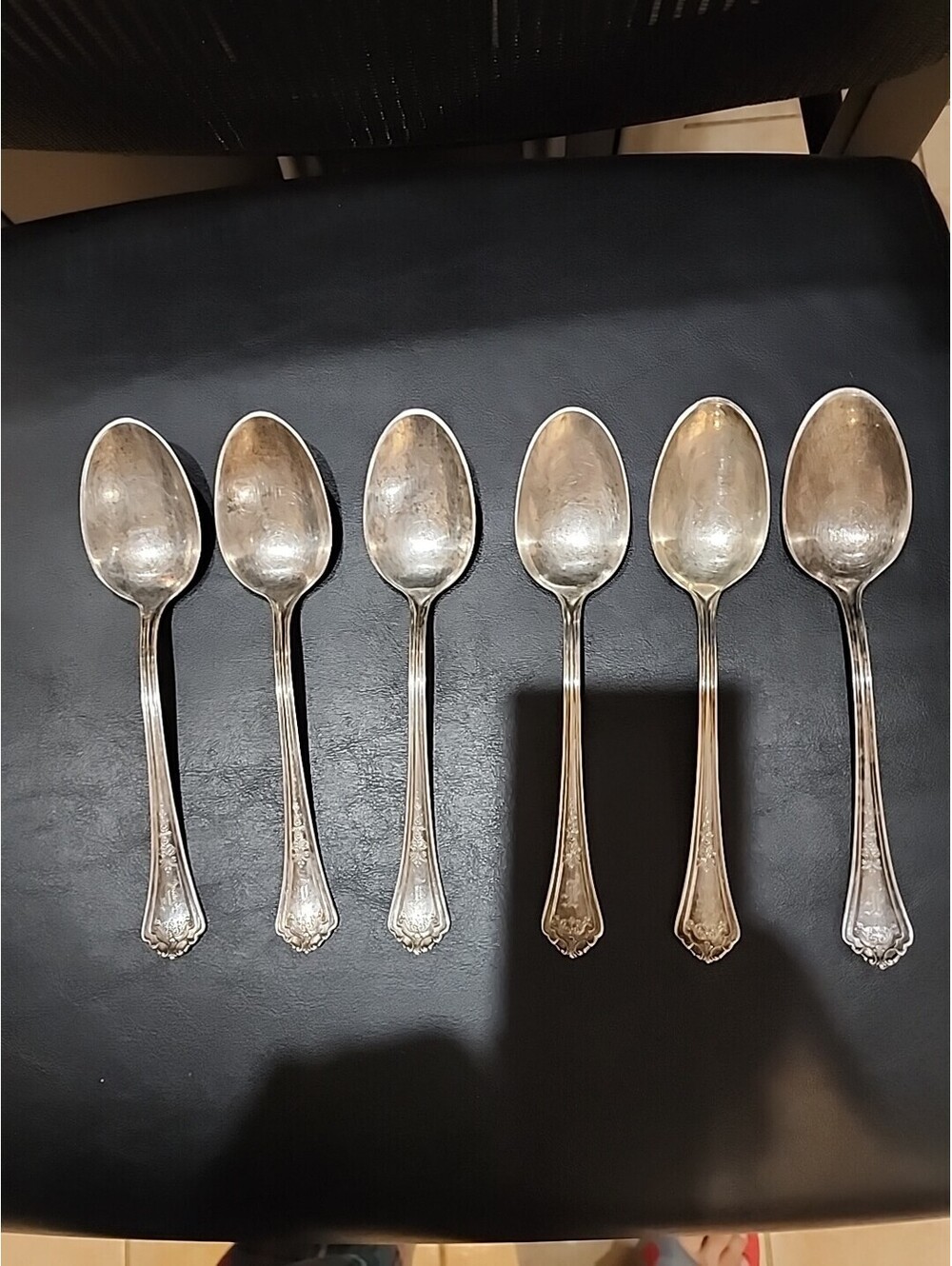 REED & BARTON Silverplate 6 Patterned Handles 8.25"Inc Silver